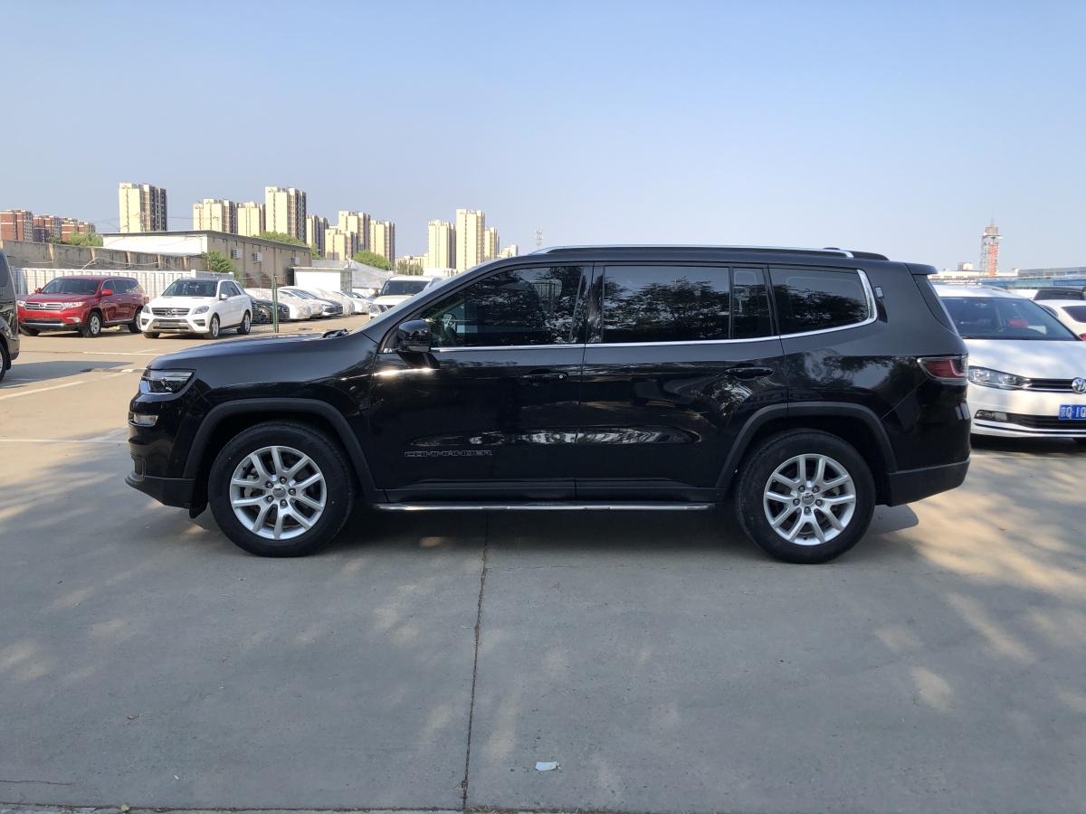 Jeep 指揮官  2018款 2.0T 兩驅(qū)進(jìn)享版圖片