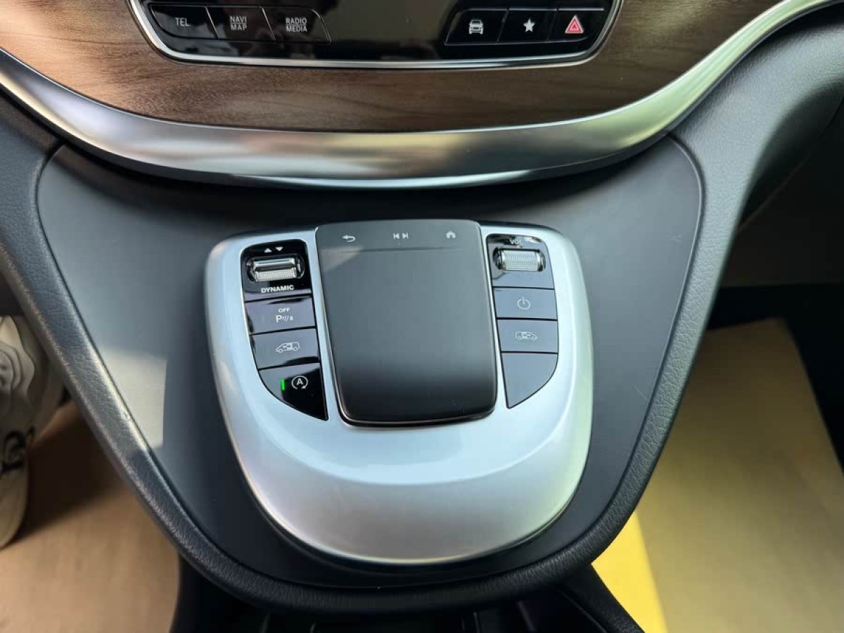 奔馳 V級  2022款 V 260 L 長軸距尊貴版圖片