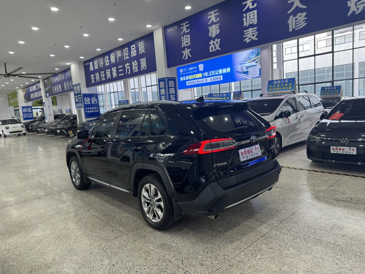 丰田 威兰达  2021款 2.0L CVT两驱豪华版图片