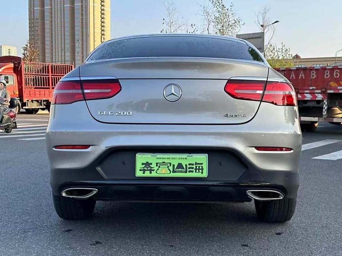 2019年4月奔馳 奔馳GLC  2023款 GLC 300 4MATIC 轎跑SUV