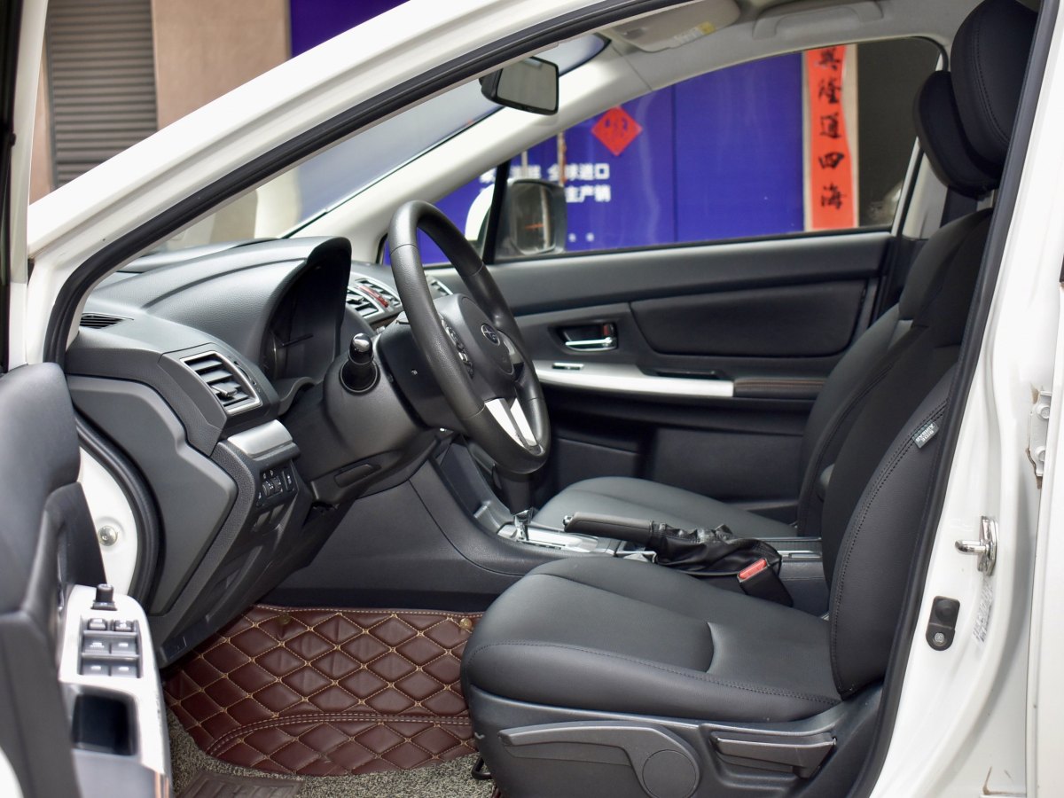 斯巴鲁 XV  2015款 2.0i 特装运动版图片