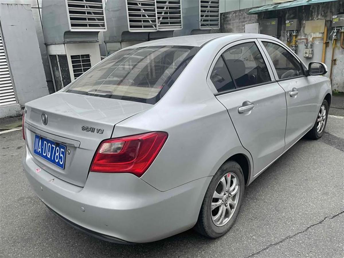 長(zhǎng)安 悅翔V3  2012款 1.3L 手動(dòng)標(biāo)準(zhǔn)型圖片