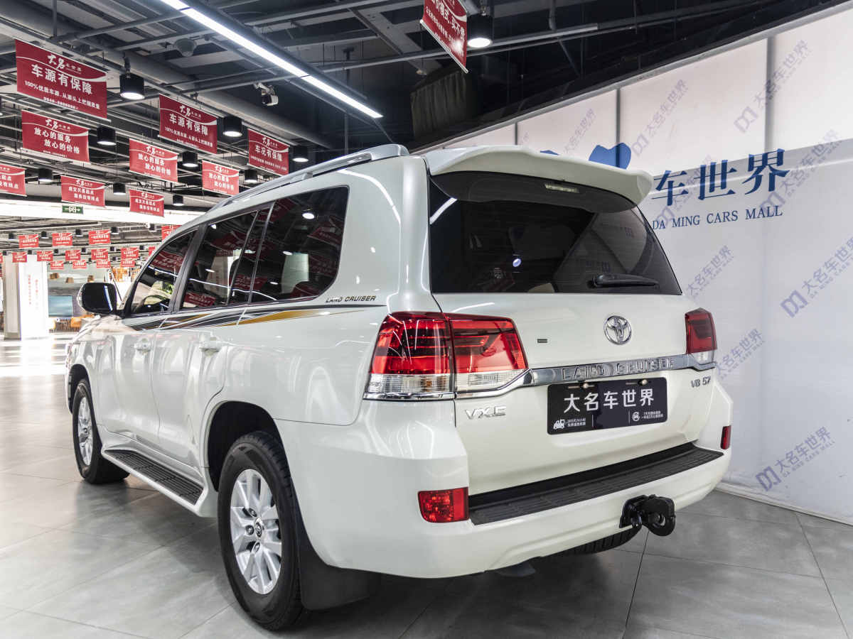 丰田 兰德酷路泽  2018款 5.7L VX-R 12气 底升(中东版)图片