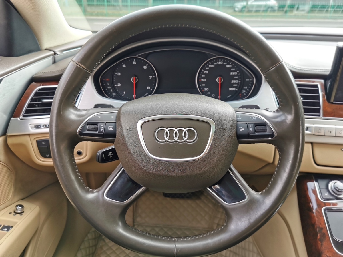 奧迪 奧迪A8  2012款 A8L 45 TFSI quattro舒適型圖片