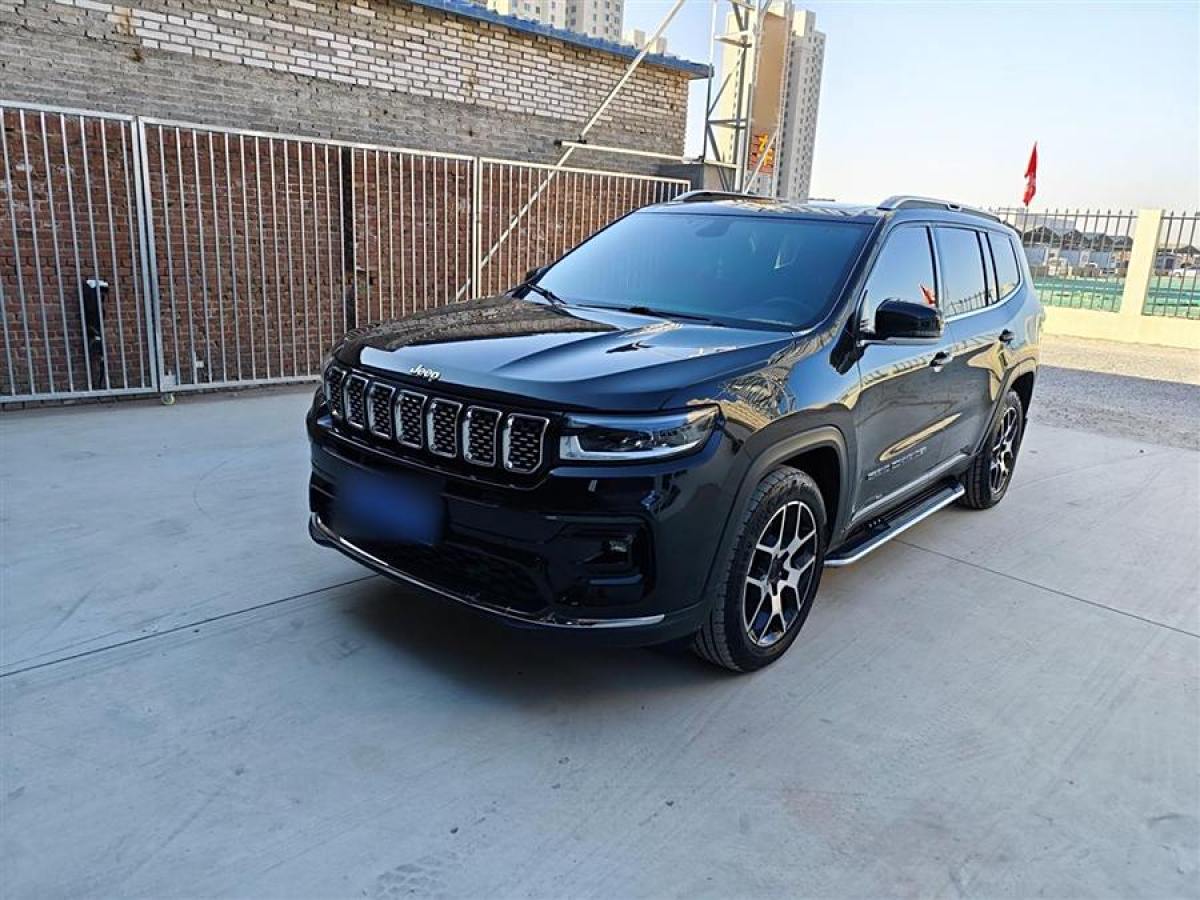 Jeep 大指揮官  2022款 2.0T 兩驅(qū)豪華版圖片