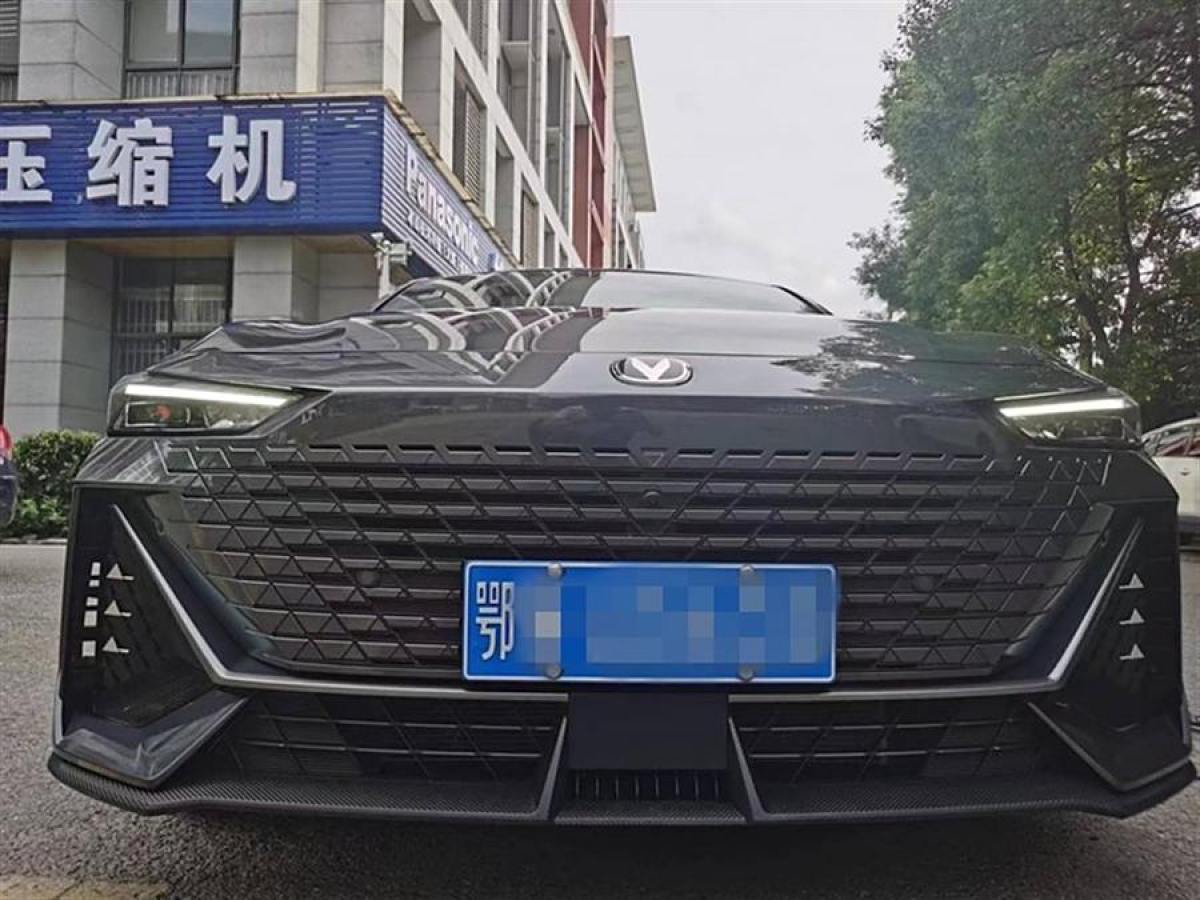 長(zhǎng)安 長(zhǎng)安UNI-V  2022款 1.5T 尊貴型圖片