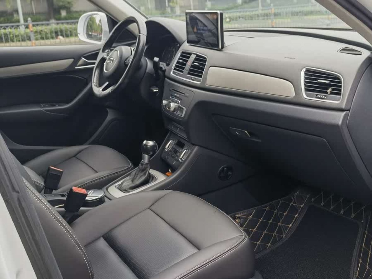 奧迪 奧迪Q3  2015款 35 TFSI 進(jìn)取型圖片
