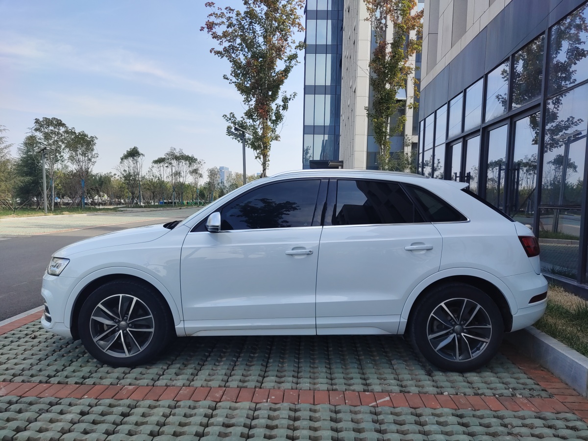 奧迪 奧迪Q3  2016款 40 TFSI quattro 全時(shí)四驅(qū)運(yùn)動(dòng)型圖片