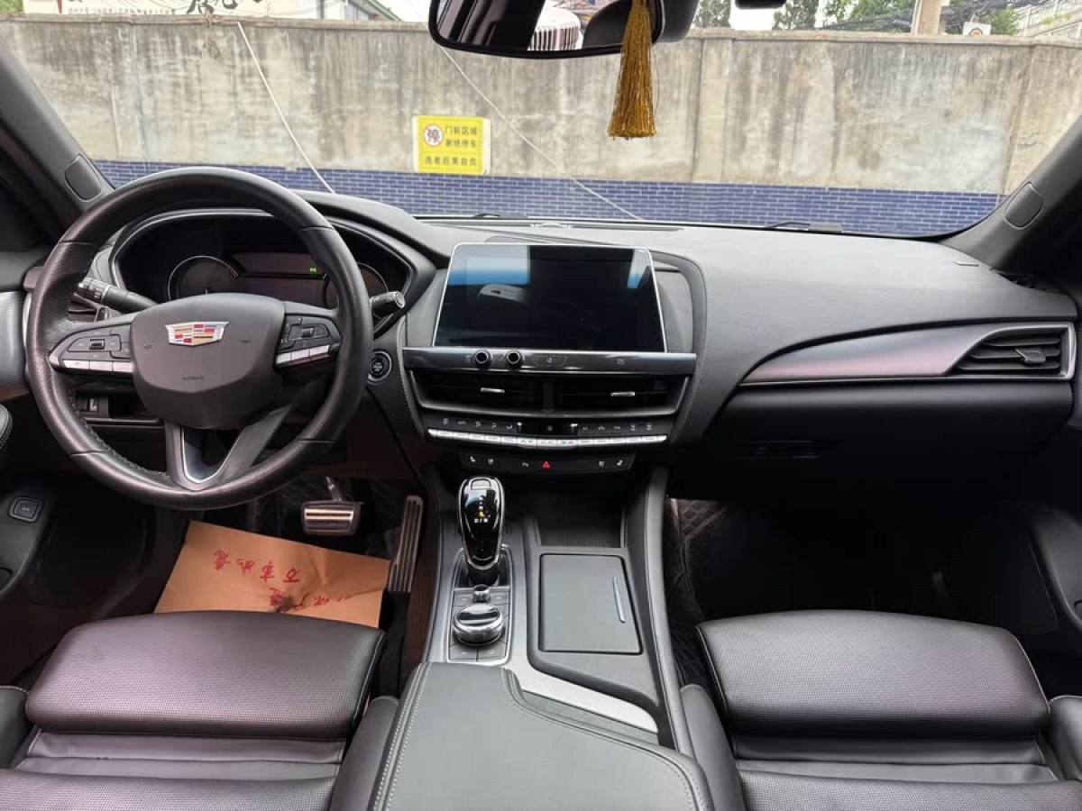 凱迪拉克 CT5  2020款 改款 28T 領(lǐng)先運(yùn)動(dòng)型圖片