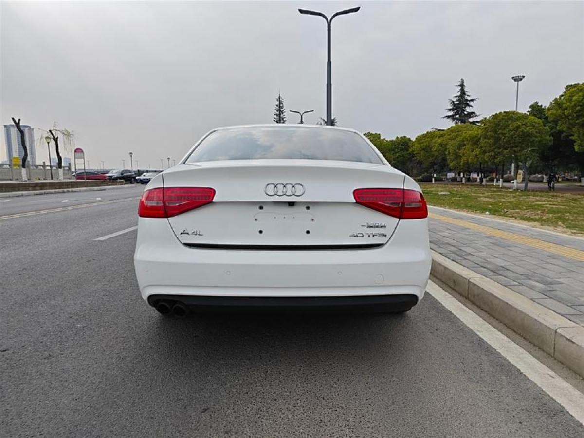 奧迪 奧迪A4L  2013款 30 TFSI 自動(dòng)舒適型圖片