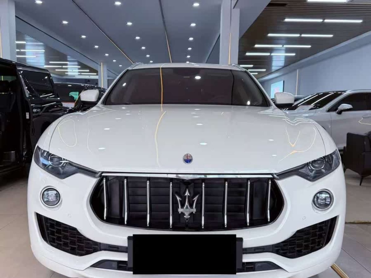 瑪莎拉蒂 Levante  2018款 3.0T 350Hp 標(biāo)準(zhǔn)版圖片