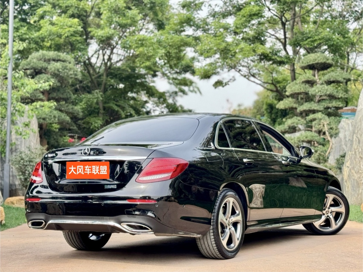 奔馳 奔馳E級(jí)  2018款 改款 E 300 L 運(yùn)動(dòng)豪華型圖片