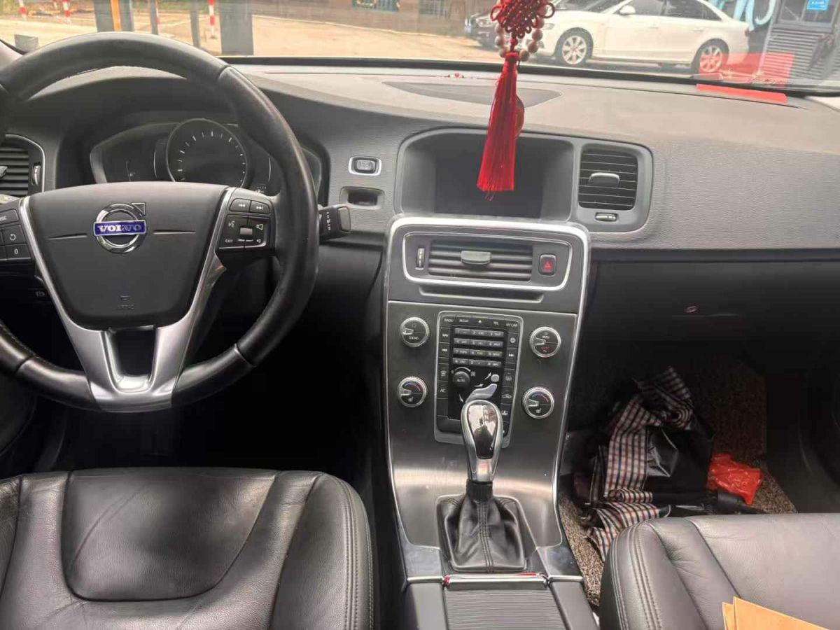 沃爾沃 S60  2014款 2.0T T5 個性運動版(改款)圖片