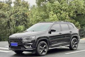 自由光 Jeep 2.0T 四驱夜鹰版