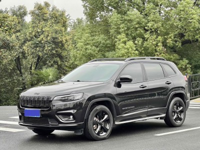 2021年1月 Jeep 自由光 2.0T 四驅(qū)夜鷹版圖片