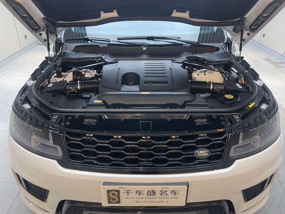 路虎 攬勝運動版  2022款 3.0 L6 耀黑版圖片