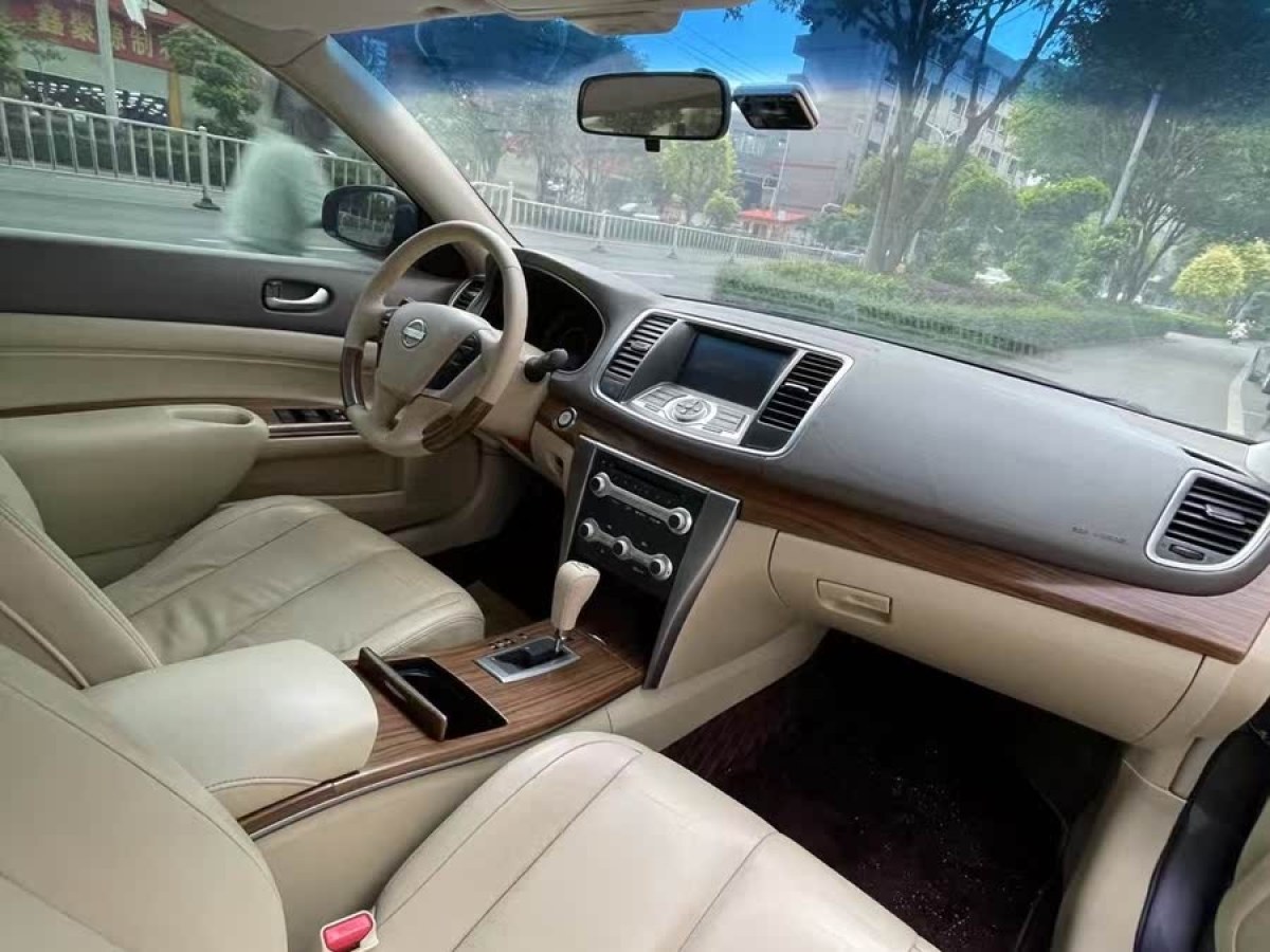 日產(chǎn) 天籟  2011款 公爵 2.5L XV尊雅版圖片