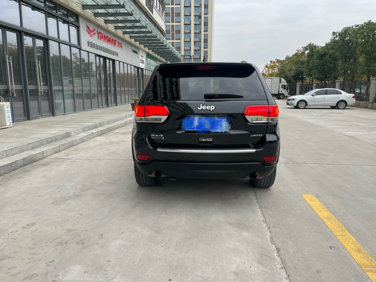 Jeep 大切諾基  2015款 3.0TD 柴油 精英導(dǎo)航版圖片