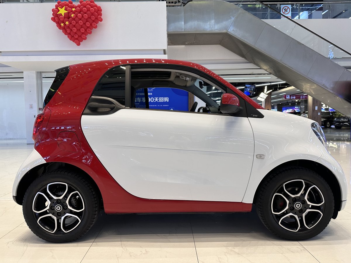 2019年5月smart fortwo  2019款 0.9T 66千瓦硬頂先鋒版 國(guó)VI