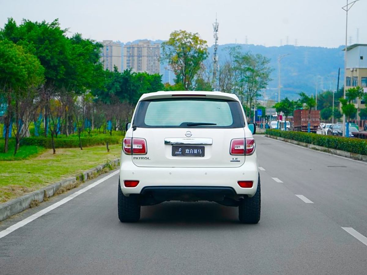 日產(chǎn) 途樂  2018款 5.6L 標(biāo)準(zhǔn)型圖片