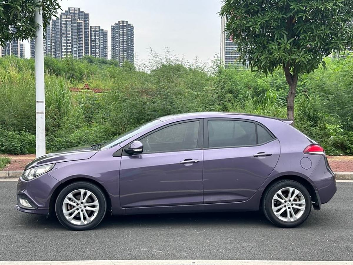 名爵 名爵5  2012款 MG5 1.5L 領(lǐng)航版圖片