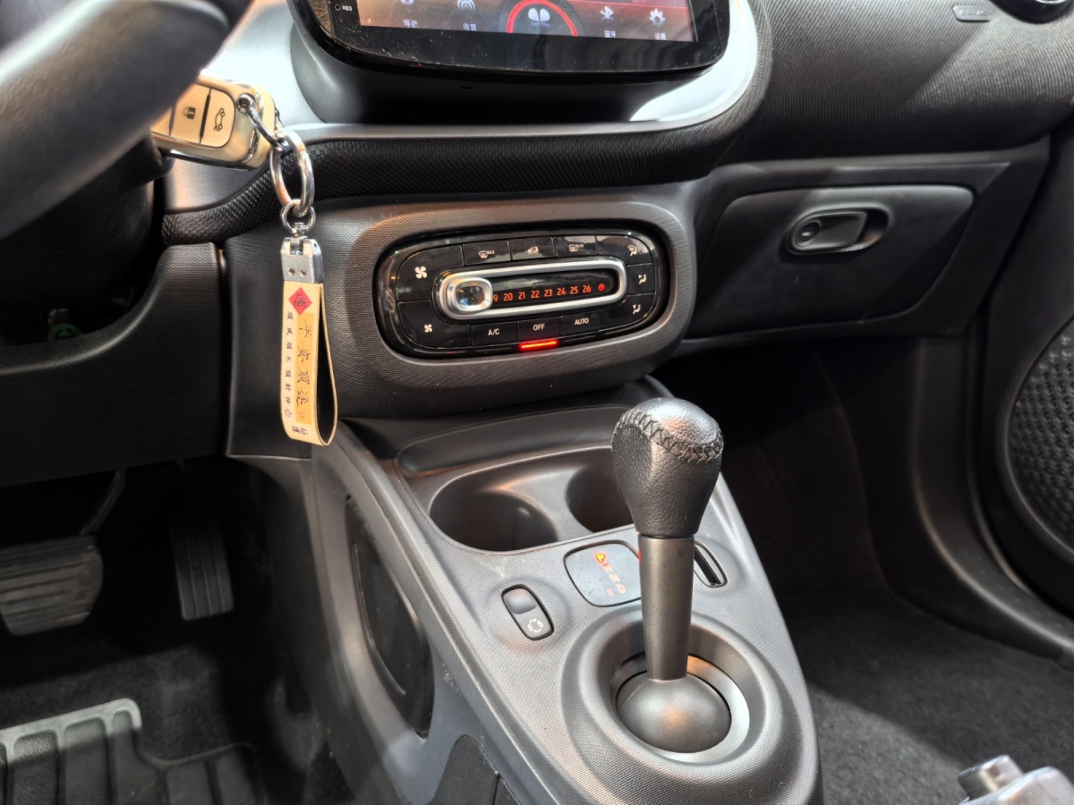 smart forfour  2016款 1.0L 52千瓦激情版圖片