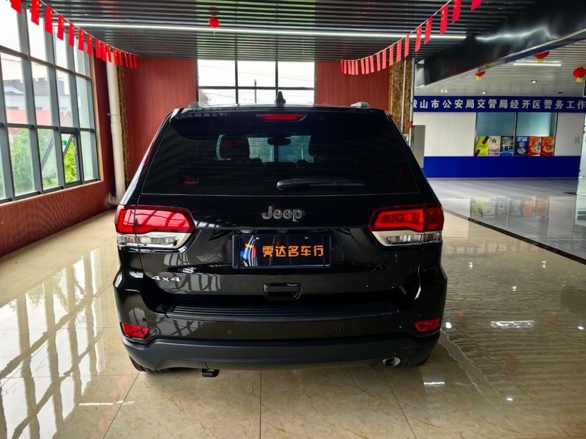 2020年7月Jeep 大切諾基  2020款 3.0L 專業(yè)導(dǎo)航版