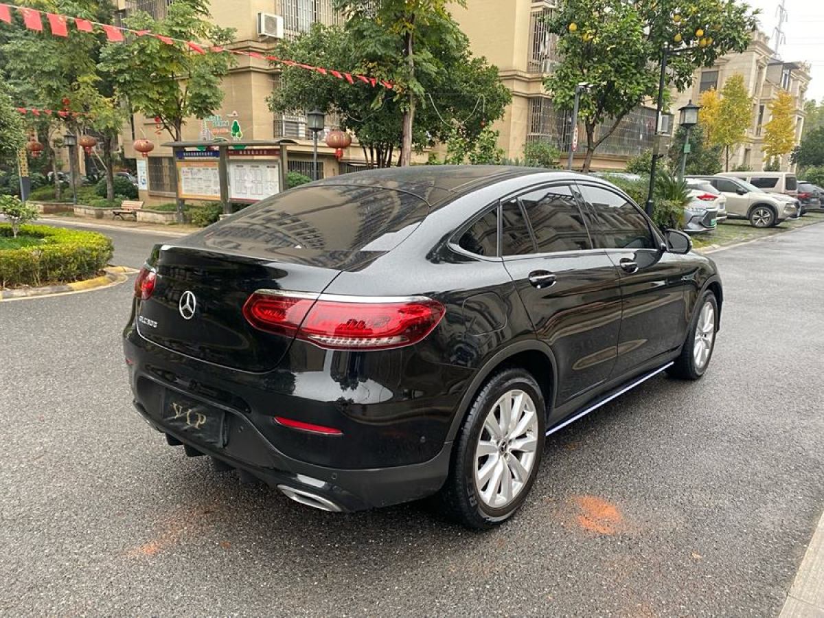 奔馳 奔馳GLC  2021款 GLC 260 4MATIC 轎跑SUV圖片