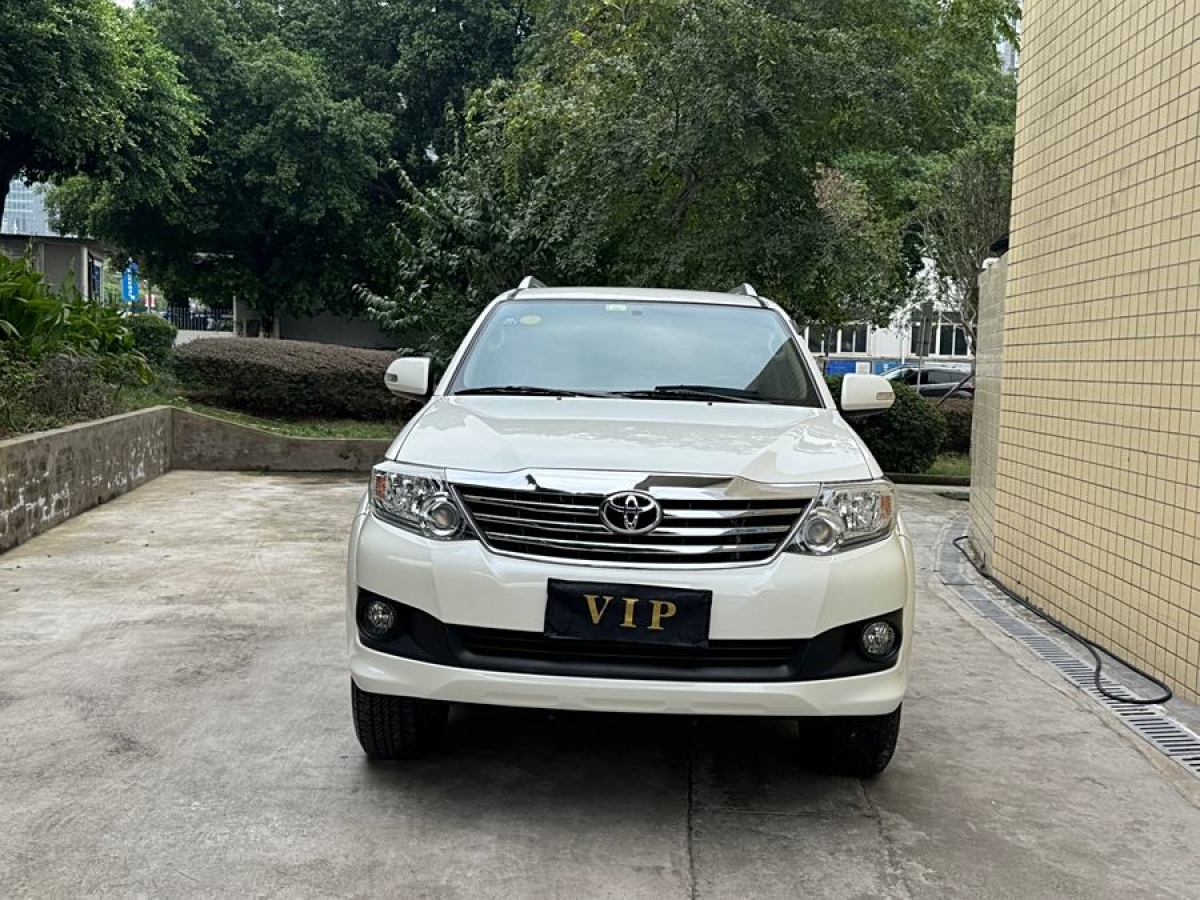 豐田 Fortuner  2015款 2.7L 標(biāo)準(zhǔn)版圖片