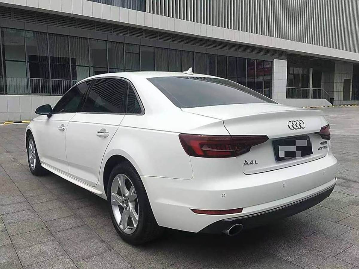 奧迪 奧迪A4L  2018款 30周年年型 40 TFSI 進(jìn)取型圖片