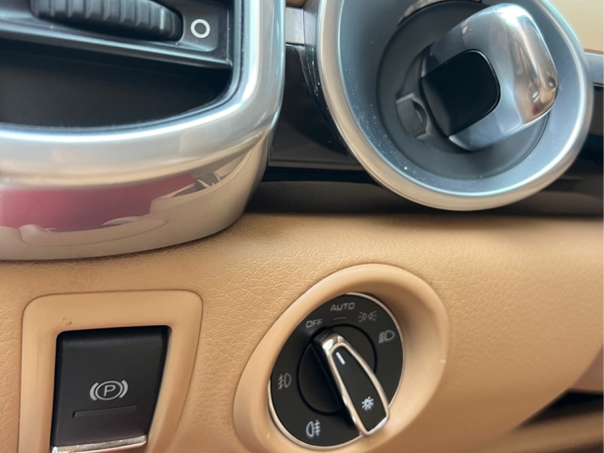 保時(shí)捷 Cayenne  2014款 Cayenne Platinum Edition 3.0T圖片