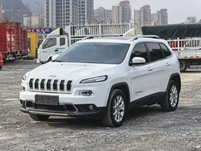 2019年12月 Jeep 自由光 2.0L 優(yōu)越版圖片