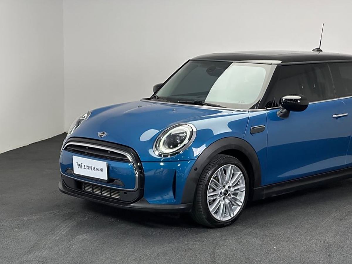 MINI MINI  2022款 改款 1.5T COOPER 經(jīng)典派圖片