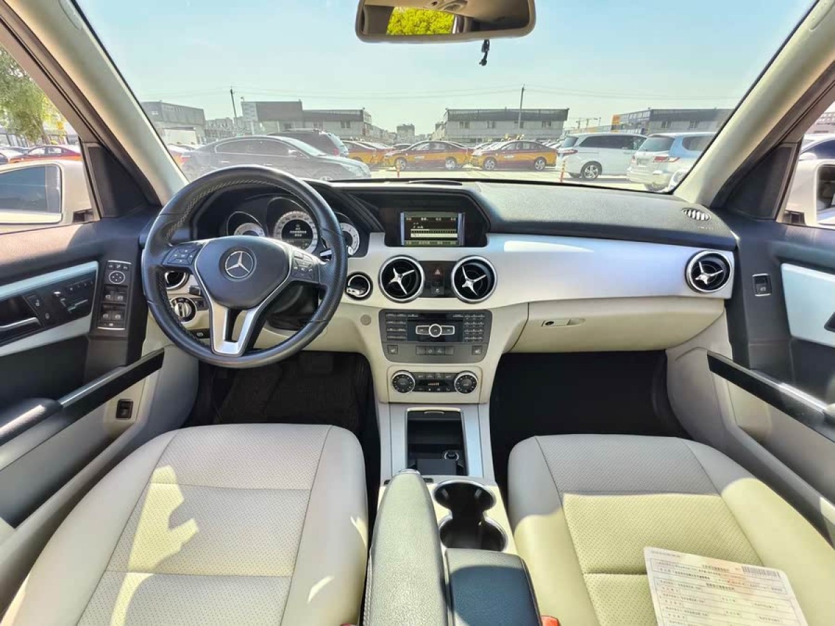 奔馳 奔馳GLK級(jí)  2013款 GLK 300 4MATIC 動(dòng)感天窗型圖片