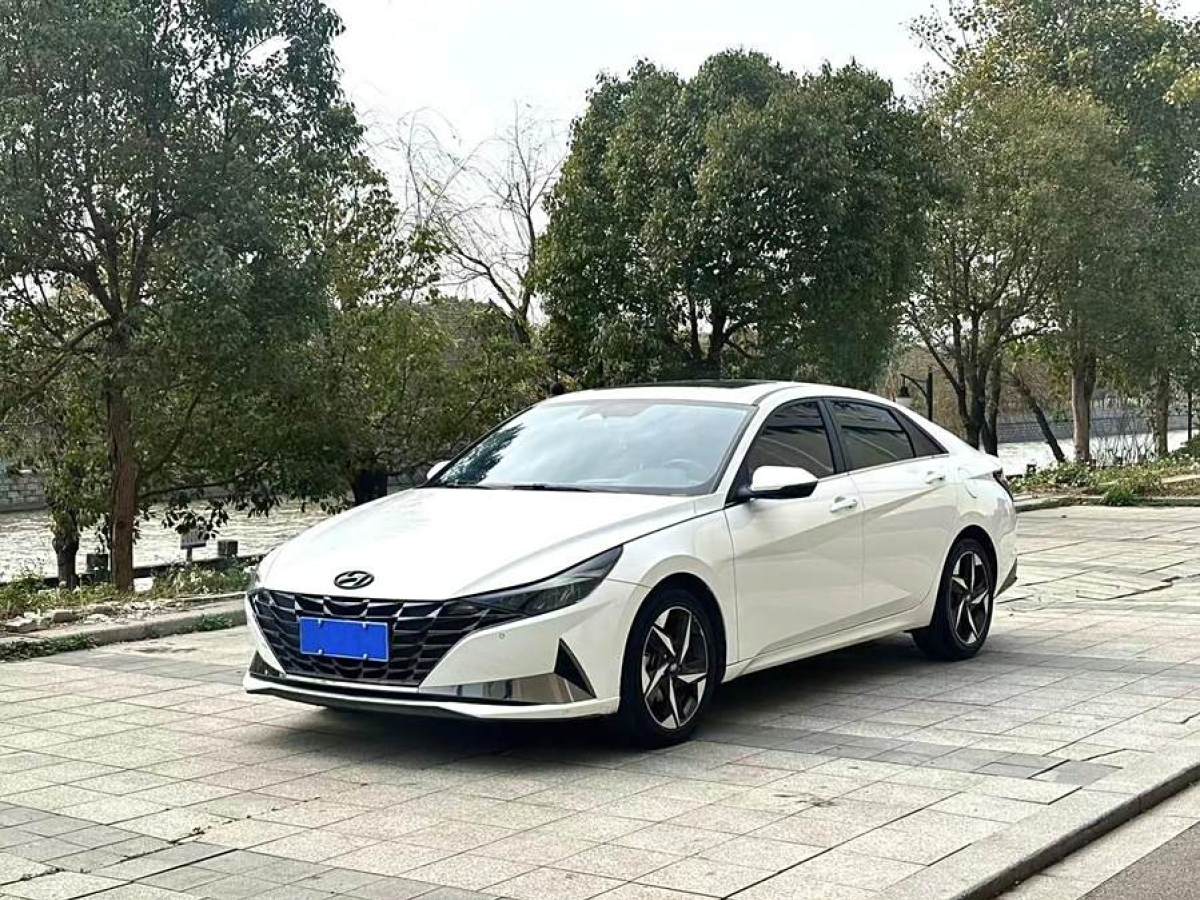 2022年1月現代 伊蘭特  2021款 1.5L LUX尊貴版