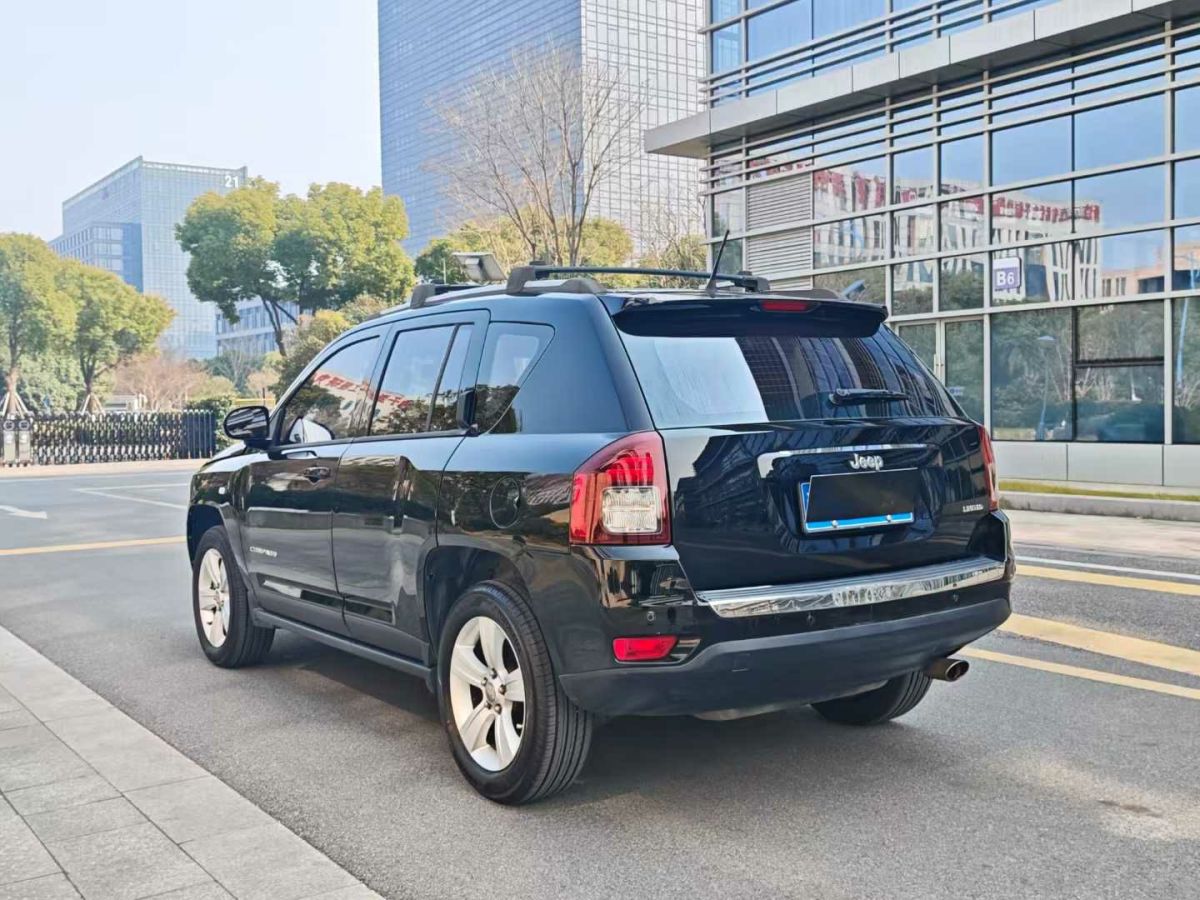 Jeep 指南者  2015款 2.0L 兩驅(qū)豪華版圖片