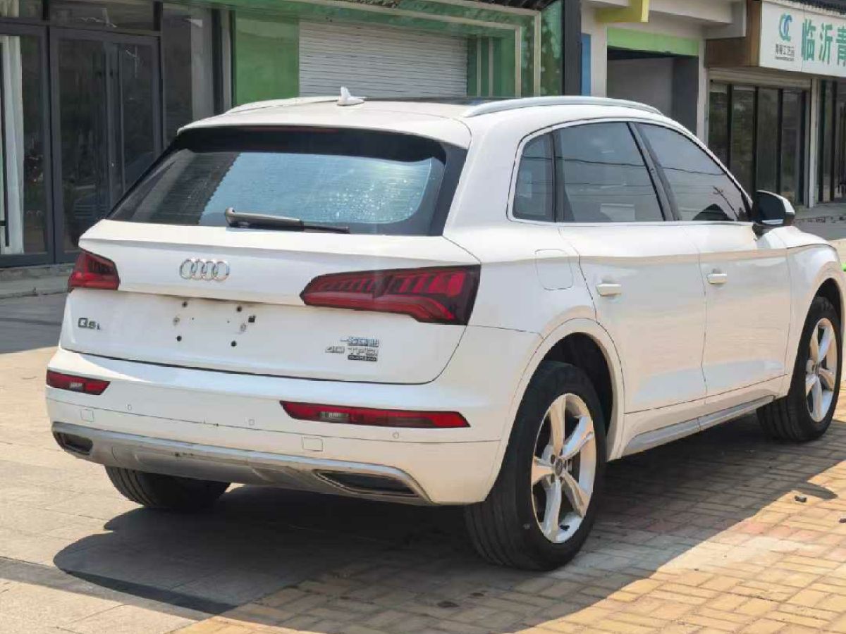 奧迪 奧迪Q3  2019款  35 TFSI 時(shí)尚動(dòng)感型圖片