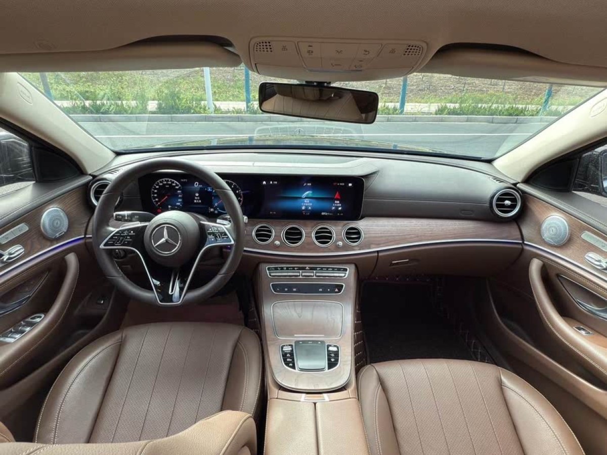 奔馳 奔馳E級(jí)  2021款 改款 E 300 L 豪華型圖片