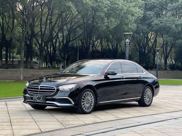 奔驰 奔驰E级  2021款 E 300 L 豪华型