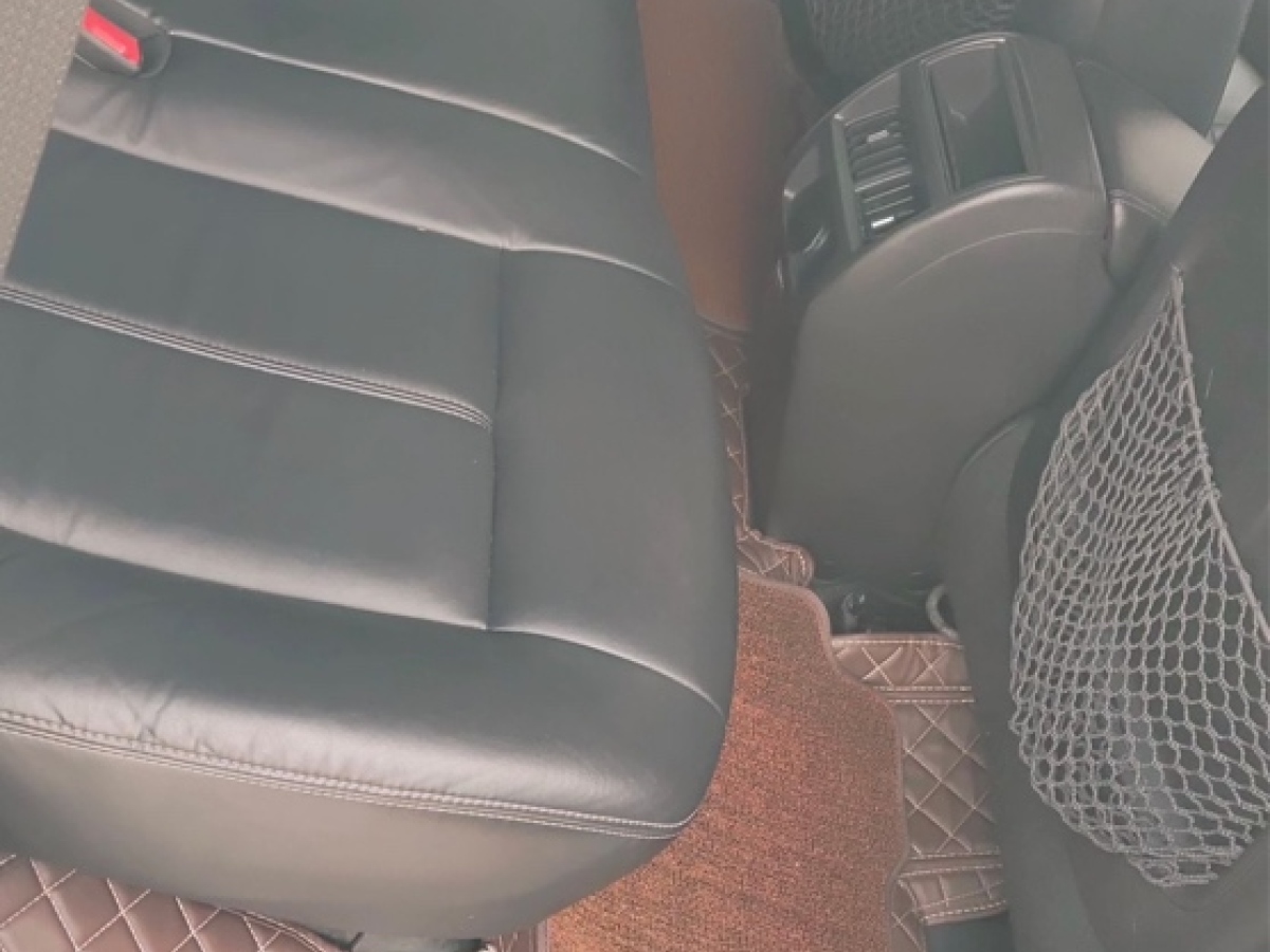 2015年2月凯迪拉克 SRX  2015款 3.0L 舒适型