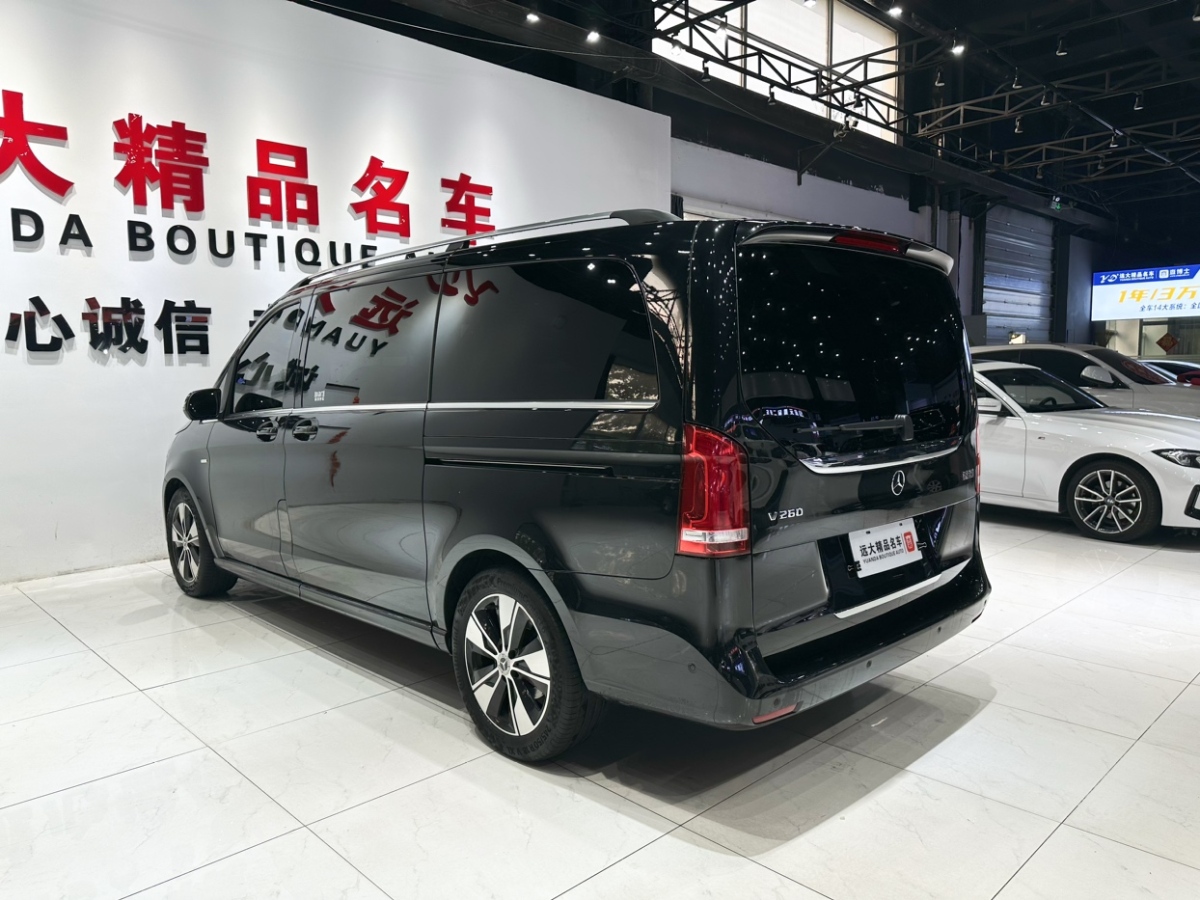奔馳 V級  2022款 V 260 尊貴版圖片