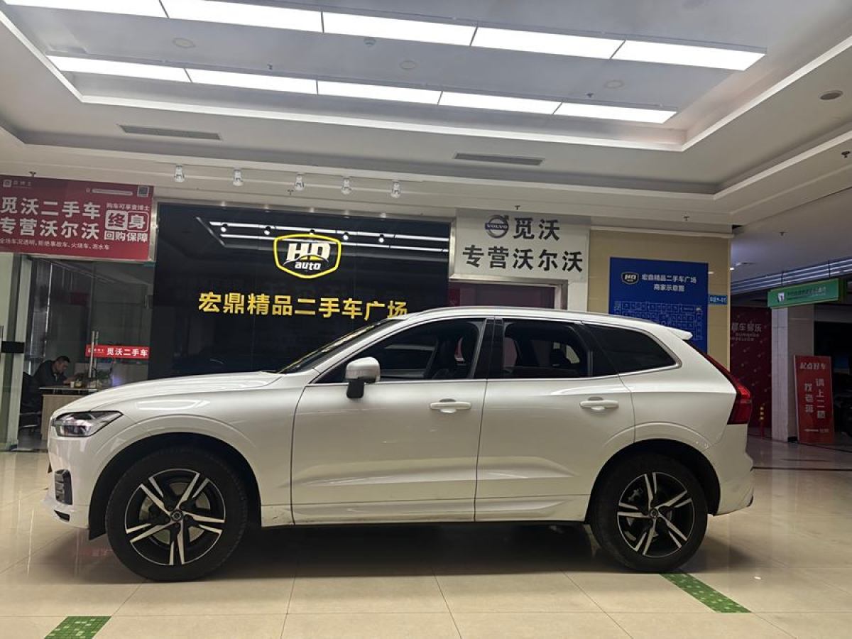 沃爾沃 XC60  2019款 T5 四驅(qū)智遠(yuǎn)運(yùn)動(dòng)版 國(guó)VI圖片