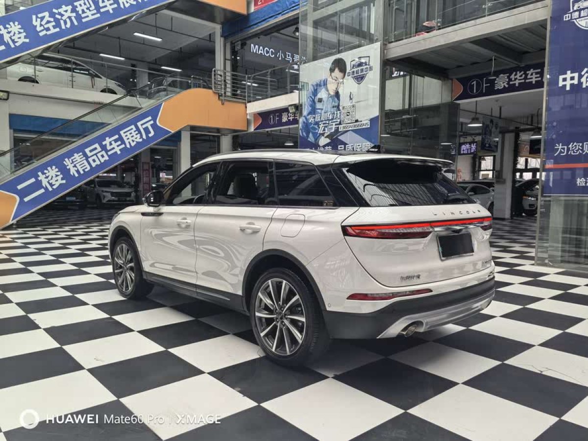 林肯 冒險(xiǎn)家  2022款 2.0T 四驅(qū)尊耀版圖片