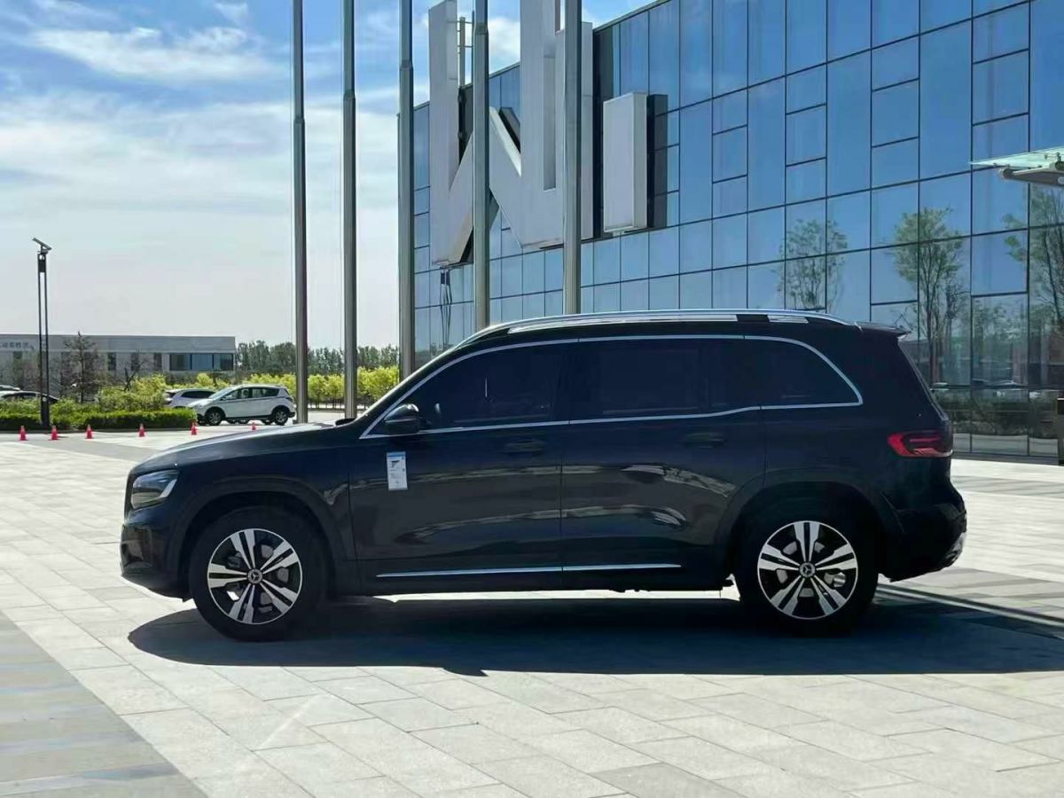 奔馳 V級(jí)  2024款 V 300 L 長(zhǎng)軸距尊貴版圖片