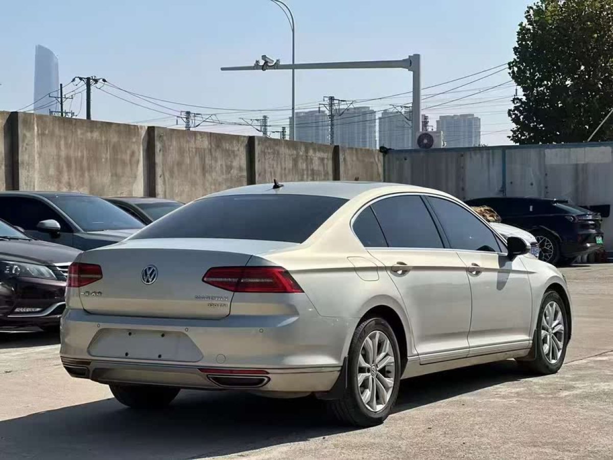 大眾 邁騰  2019款  330TSI DSG 領(lǐng)先型 國VI圖片
