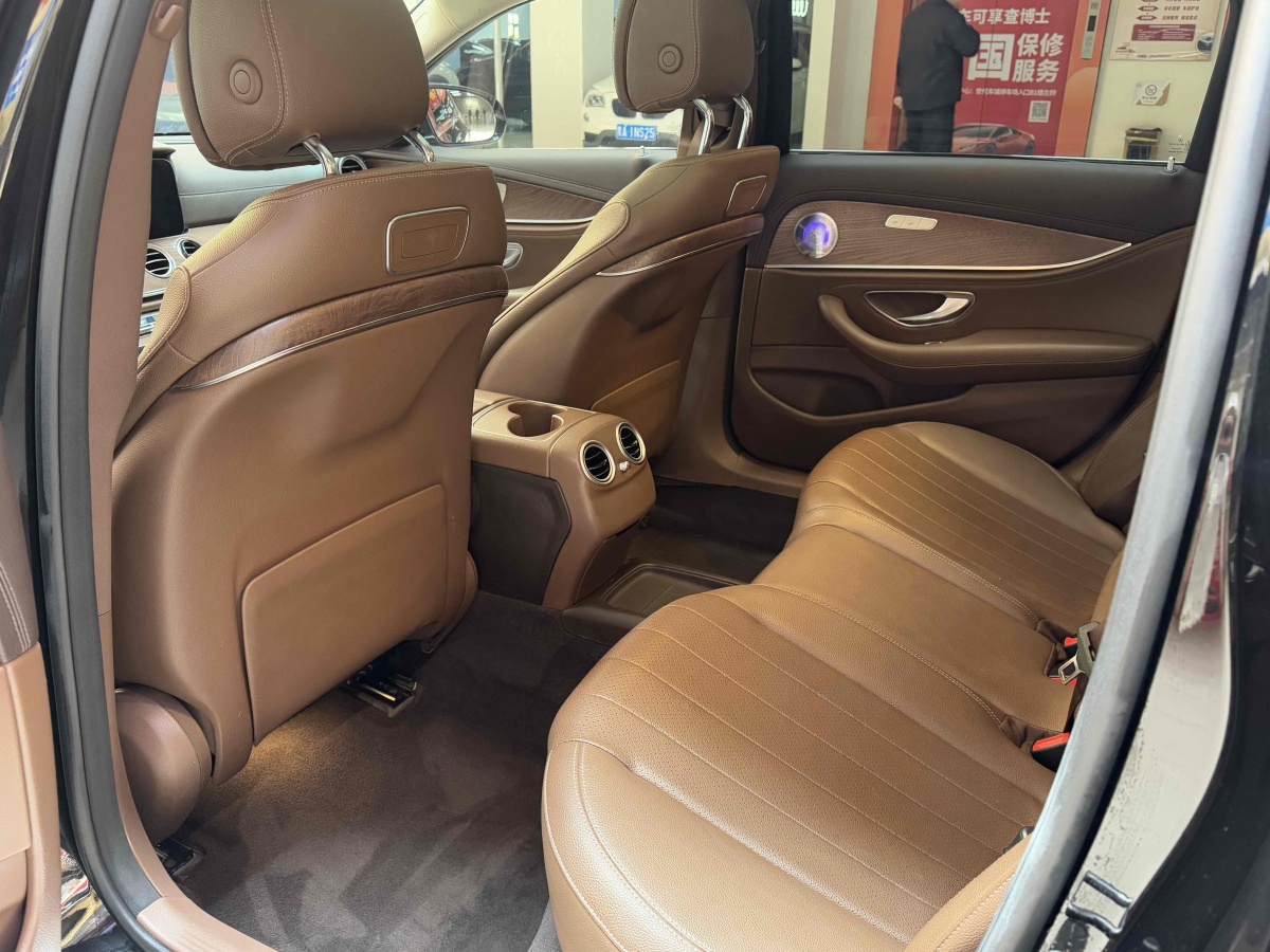 奔馳 奔馳E級  2018款 改款 E 300 L 時尚型圖片
