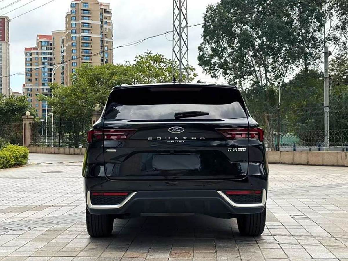 福特 領(lǐng)睿  2022款 EcoBoost 170 鉑領(lǐng)型圖片