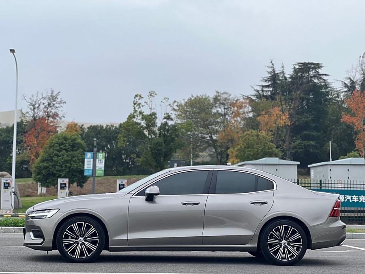 沃爾沃 S60L  2021款 T4 智遠(yuǎn)豪華版圖片