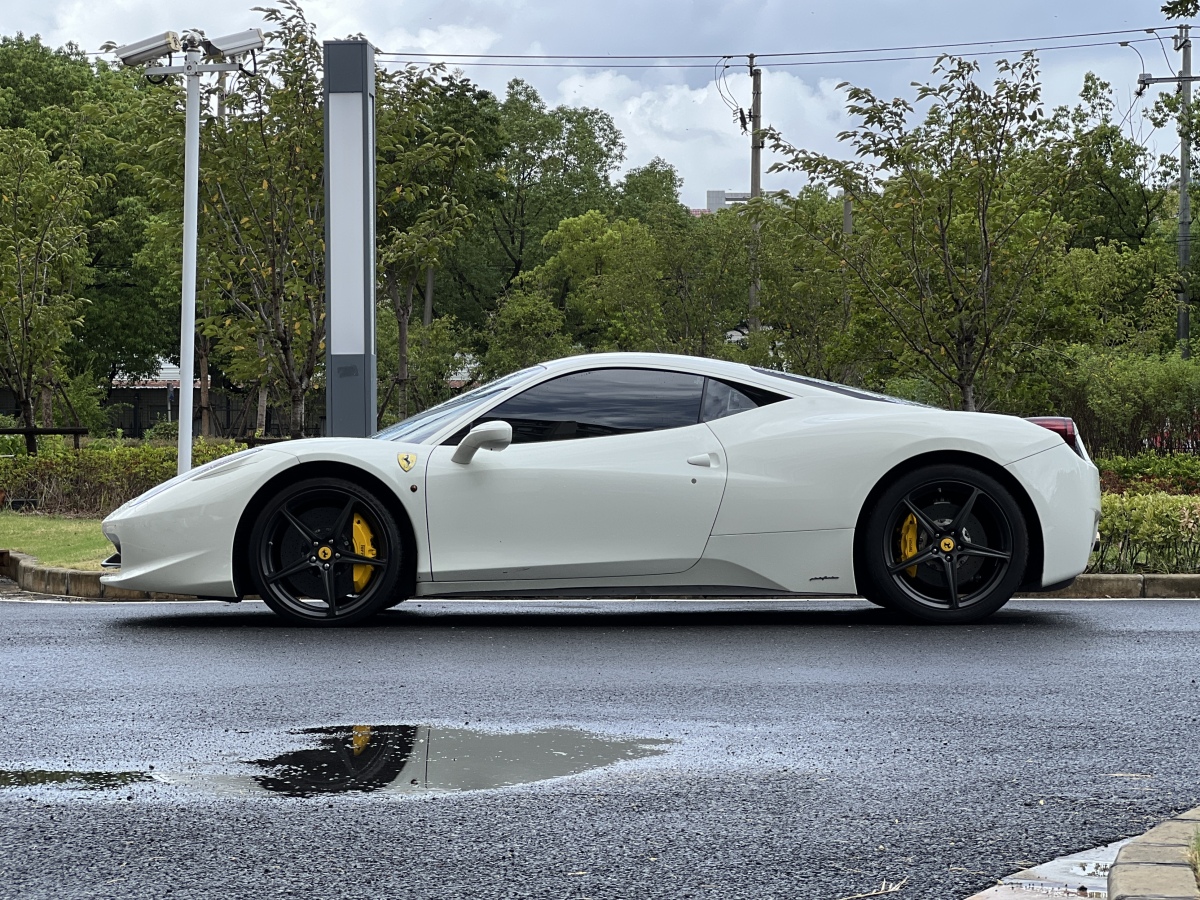 2011年2月法拉利 458  2011款 4.5L Italia