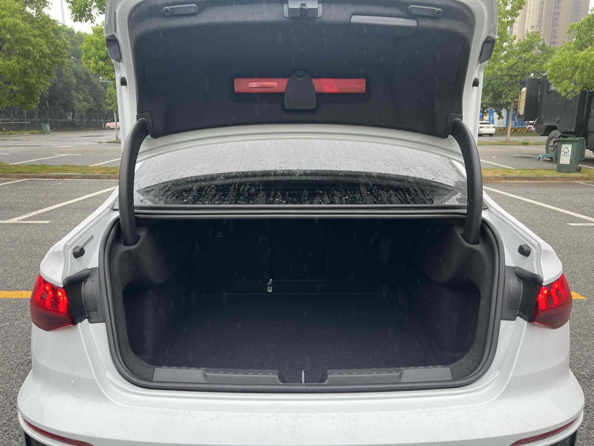 奧迪 奧迪A3  2021款 A3L Limousine 35 TFSI 時(shí)尚運(yùn)動(dòng)型圖片